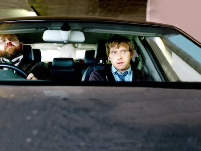 Nick Frost (izquierda) y Rupert Grint en 'Baja por enfermedad'.