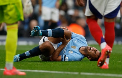 Rodri en el momento de su lesión de rodilla el pasado domingo durante el partido entre el Manchester City y el Arsenal.