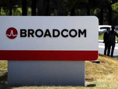 Logotipo de Broadcom en sus oficinas de San Jose (California).