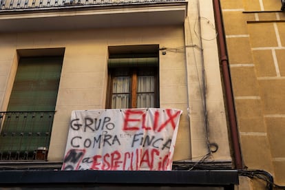 Edificio de vecinos de tribulete 7 bajo la amenaza de desahucio Elix