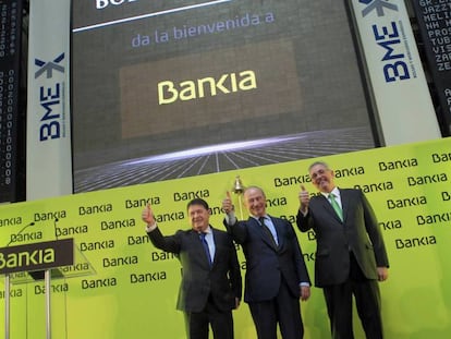 Desde la izquieda, José Luis OIlivas, Rodrigo Rato, y Francisco Verdú.