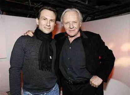 Christian Slater (a la izquierda) y Anthony Hopkins.