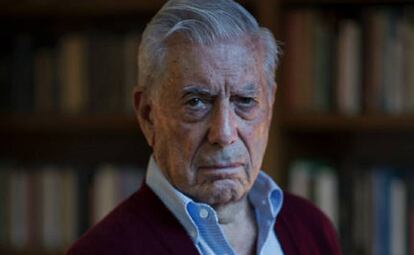 Mario Vargas Llosa en la portada del último número de 'Cuadernos Hispanoamericanos'.