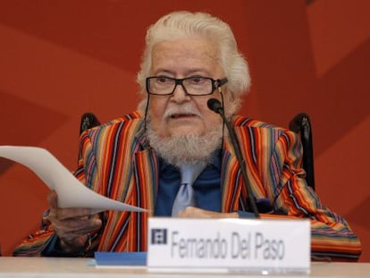 Fernando del Paso en su homenaje.
