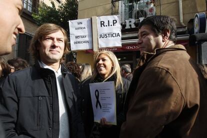 Judge Pedraz  (l) was among the protestors against court fees in Madrid today.
