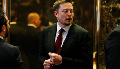 El jefe ejecutivo de Tesla Elon Musk, en la Torre Trump en Manhattan.