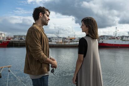 Tamar Novas y Clara Lago, en el cuarto capítulo de 'Clanes'.