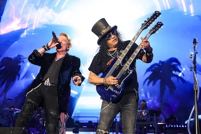 Axl Rose y Slash de Guns N' Roses actúan en el festival de música Power Trip en el Empire Polo Club el 6 de octubre de 2023 en Indio, California.