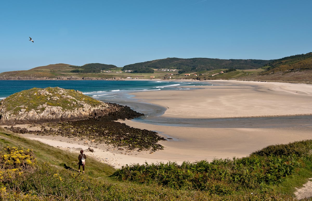 Llegan las mareas vivas, una forma sorprendente y efímera de conocer la costa de Galicia en estado puro