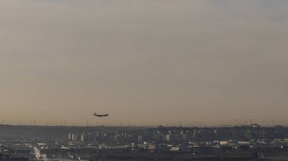 Céu poluído na região de Madri, visto a partir da localidade de Paracuellos de Jarama