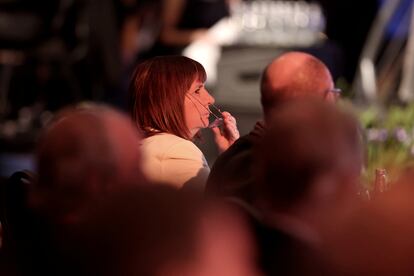 La ministra de Seguridad de Argentina, Patricia Bullrich, escucha a Gabriel Boric durante su discurso del ENADE. 