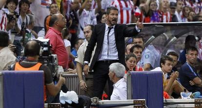 Simeone, tras ser expulsado.