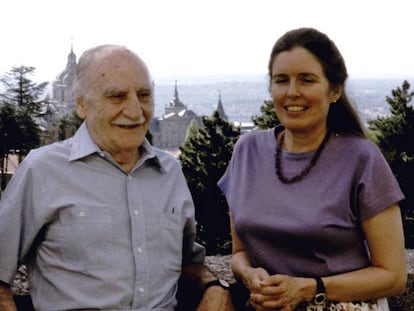 Francisco Ayala y Carolyn Richmond, en El Escorial, en 1992.