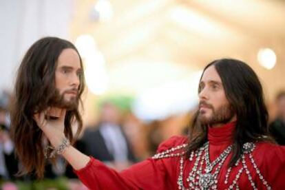 Jared Leto y su cabeza de muñeco.