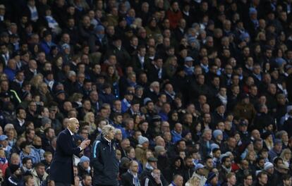 Zinedine Zidane y Manuel Pellegrini, durante el partido entre Real Madrid y Manchester City.