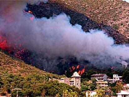 Incendio de ayer en Casteldefells, Barcelona.