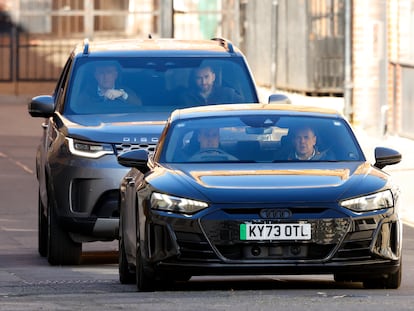 LONDON, UNITED KINGDOM - JANUARY 18: (EMBARGOED FOR PUBLICATION IN UK NEWSPAPERS UNTIL 24 HOURS AFTER CREATE DATE AND TIME) Prince William, Prince of Wales seen driving as he leaves The London Clinic after visiting Catherine, Princess of Wales on January 18, 2024 in London, England. Catherine, Princess of Wales was admitted to The London Clinic for abdominal surgery on Tuesday. The surgery was successful and she will recover in the hospital for the next 10-14 days and is not expected to resume formal engagements until after Easter. (Photo by Max Mumby/Indigo/Getty Images)