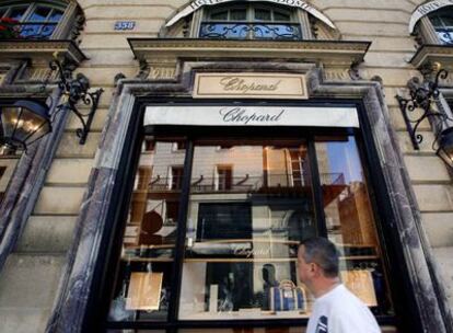 La joyería Chopard de la plaza Vendôme de París, asaltada el sábado.