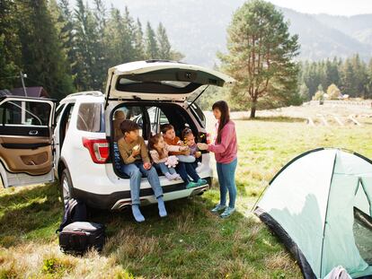 Según un reciente estudio, un 62% de los encuestados en España se ha decidido este año por el coche privado para desplazarse en sus vacaciones.