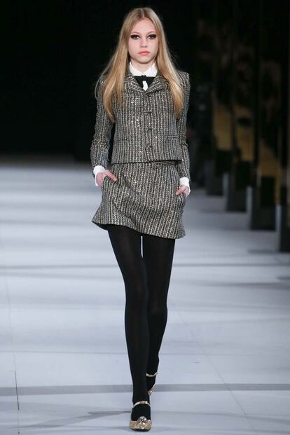 Saint Laurent resucita a Edie Sedgwick en la pasarela