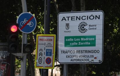 Inicio de la calle Gran Vía desde plaza de Cibeles.