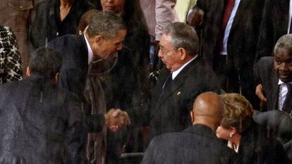 Raúl Castro e Obama na África do Sul.