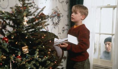 Macaulay Culkin and Joe Pesci in 'Home Alone.'