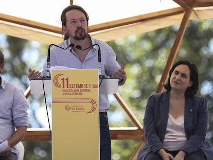 Domènech, Iglesias y Colau, durante la Diada de 2017.