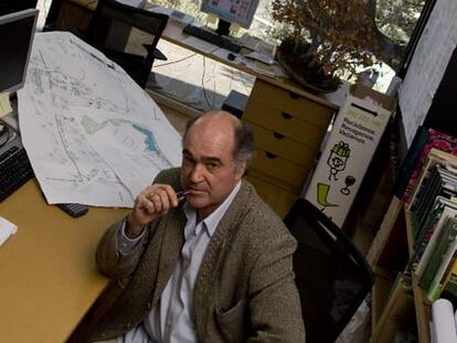 Luis Vallejo, en su estudio de Madrid.