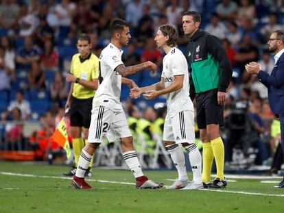 Luka Modric entra por Dani Ceballos en el partido contra el Getafe. 