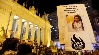 Protesto no Rio de Janeiro após a morte da menina Ágatha Félix.