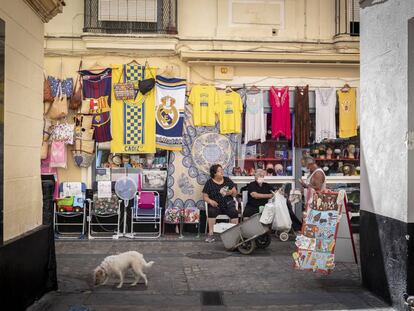 Un puesto callejero en el barrio de la Viña, Cádiz.