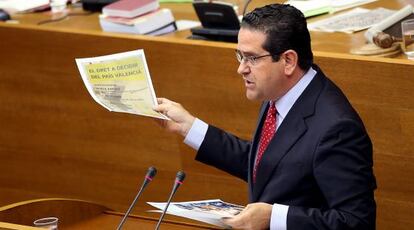 El portavoz del PP en las Cortes, Jorge Bellver, durante una intervenci&oacute;n en el pleno.