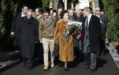 Familiares y amigos de Fernando Múgica, en el acto de homenaje en San Sebastián.