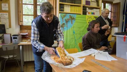 Jornada de votació a Sant Jaume de Frontanyà.