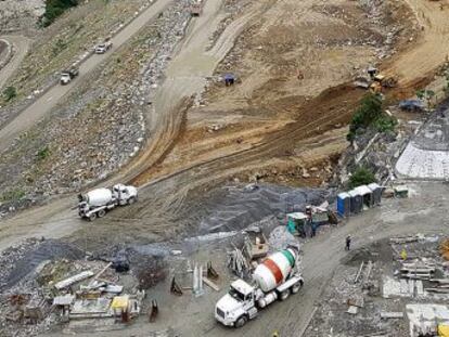 El derrumbe en uno de los túneles de Hidroituango sigue sin controlarse y podría provocar una catástrofe humanitaria