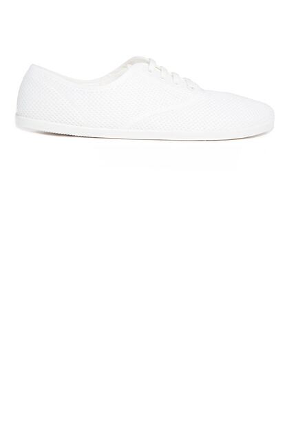 Zapatillas 'Dizzy' de lona. Son de Asos (21,43 euros).