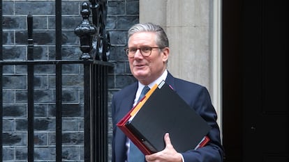 El primer ministro británico, Keir Starmer, a la entrada de Downing Street, este miércoles.