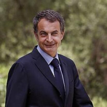 Zapatero anuncia que en breve se reactivarán infraestructuras