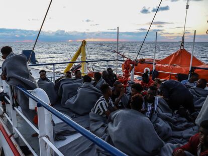 Inmigrantes rescatados a bordo del Sea Watch 3, el pasado martes.