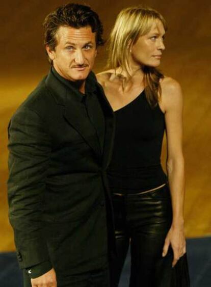 Sean Penn y Robin Wright, durante el Festival de cine de Venecia, en 2003.