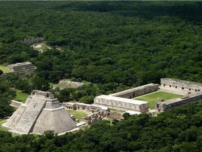 Vista aérea do sítio arqueológico de Uxmal, em Yucatán, no México.