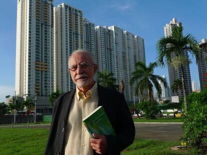 El académico José María Merino, en Panamá, horas después de conocer la noticia de su premio.