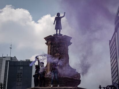 Un grupo de mujeres en la Glorieta.