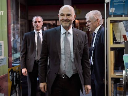 El comisario de Asuntos Econ&oacute;micos, Pierre Moscovici, en la presentaci&oacute;n de su libro en Atenas, la semana pasada.