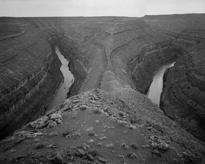 El río San Juan, en Utah (Estados Unidos). El fotógrafo barcelonés señala que, aunque su libro no es una defensa explícita de la naturaleza, si sirve, en algunas imágenes, de denuncia de las barbaridades que ha cometido el ser humano en el medio ambiente.