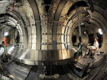 Una instalaci&oacute;n experimental de plasmas para fusi&oacute;n nuclear en Cadarache, Francia, sede del proyecto ITER