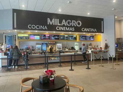 Sucursal de Milagro Cinemas en Los Ángeles.