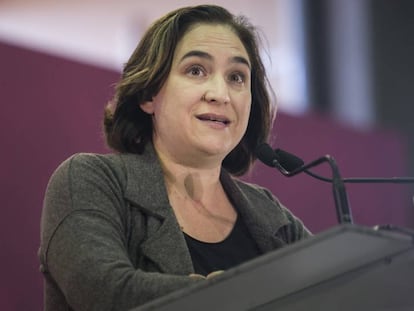 Ada Colau, aquest dissabte a la reuni&oacute; de Catalunya en Com&uacute;.