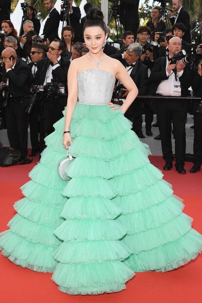 La actriz china Fan Bingbing puso la nota de color a la noche con un diseño de alta costura del creador tunecino Ali Karoui.